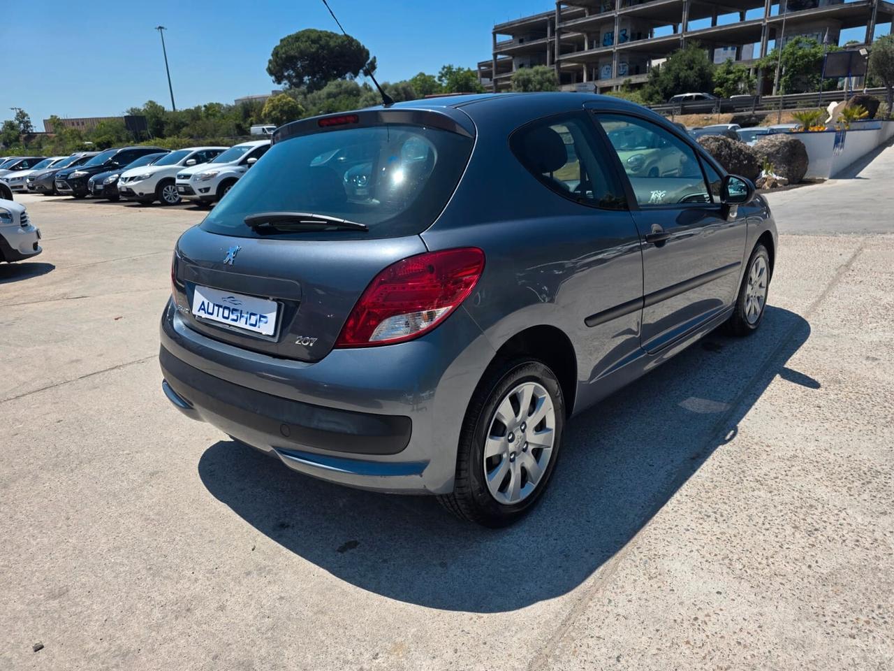 Peugeot 207 1.4 8V 75CV 3p. ONE Line