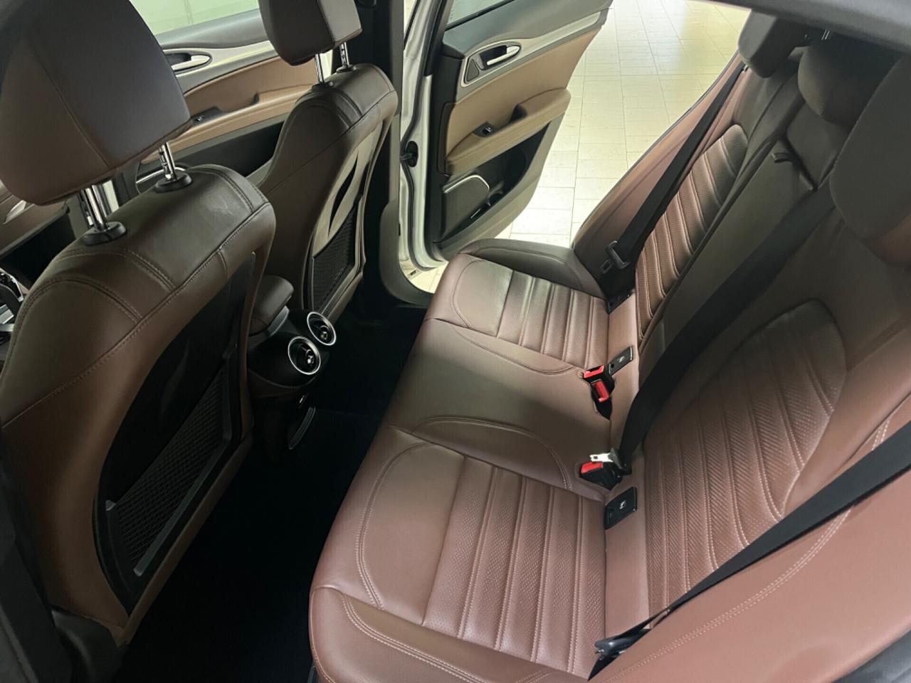 Alfa Romeo Stelvio 2.2 210 CV AT8 Q4 Veloce