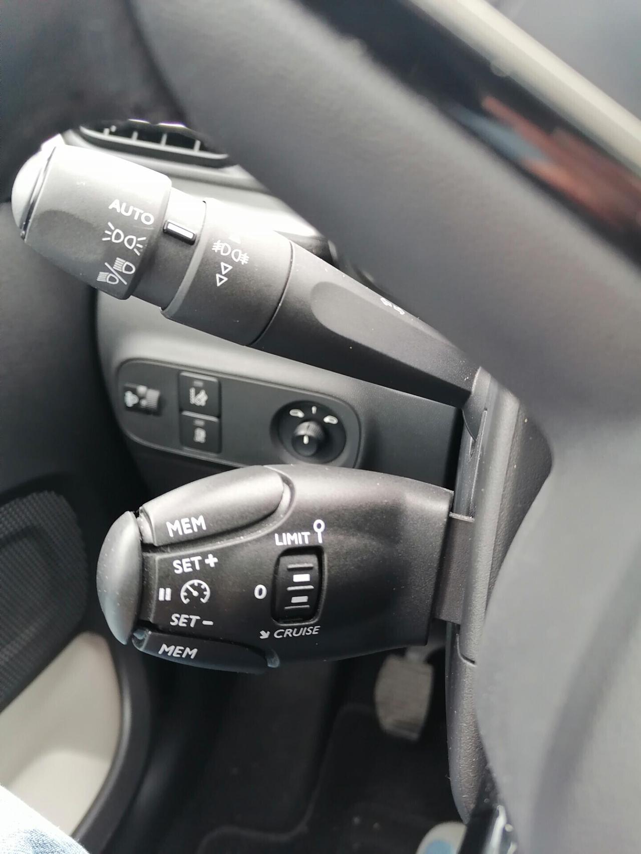 Citroen C3 1.2 BENZ/GPL Shine TETTO PANORAMICO FULL