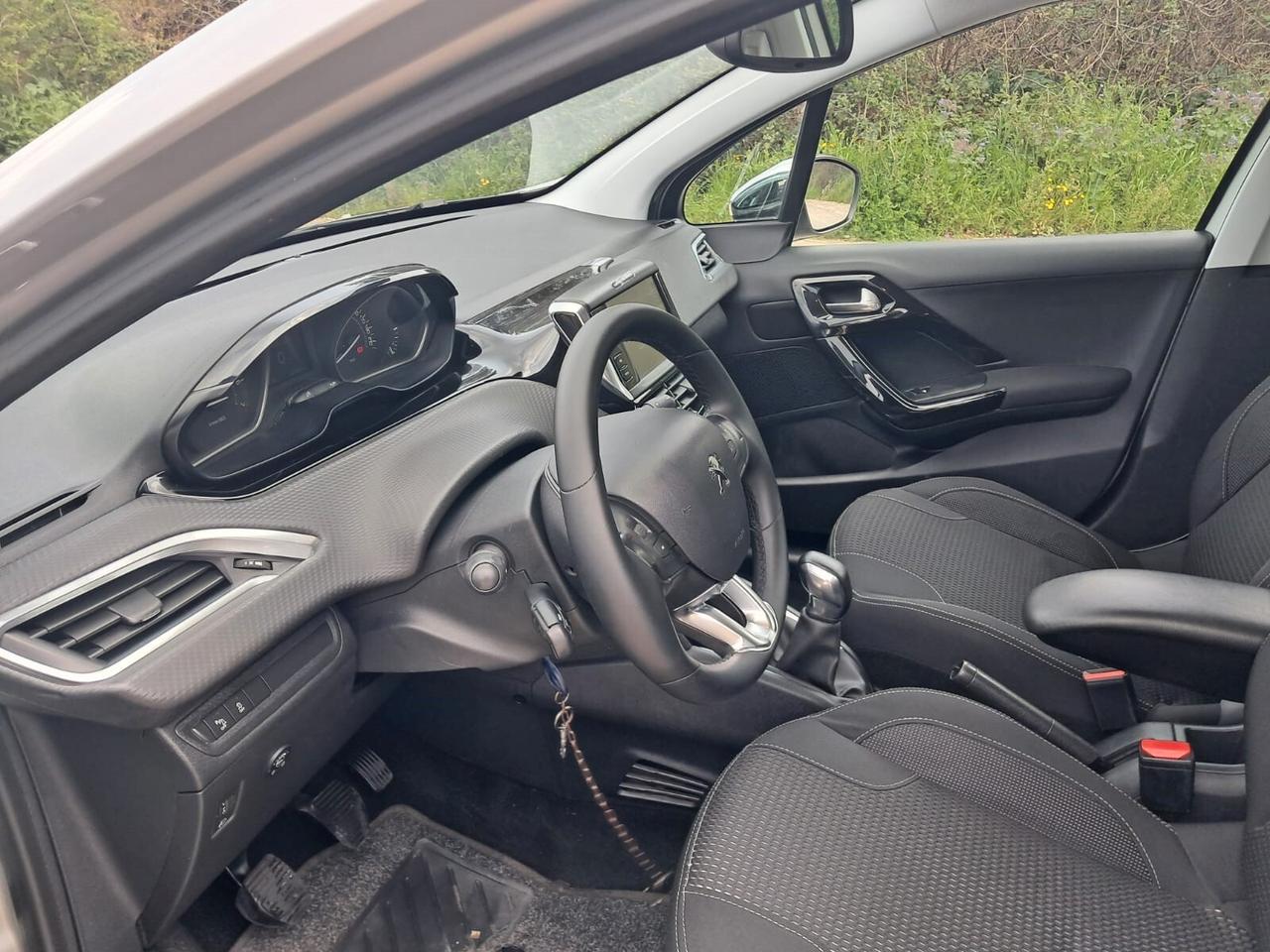 Peugeot 208 1.2 - 5 posti 60kw (Benzina/Gpl)