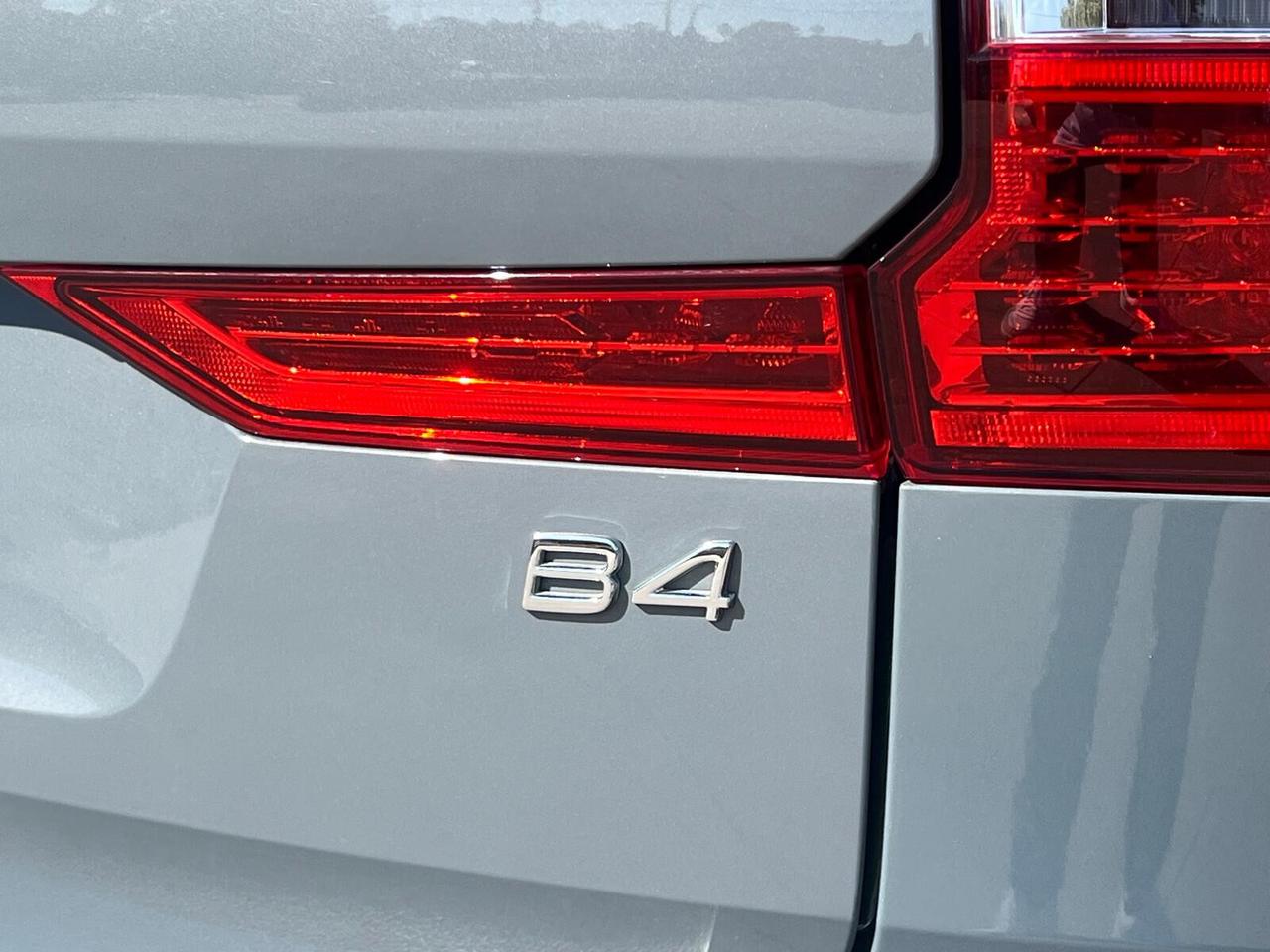 Volvo XC 60 Plus Dark