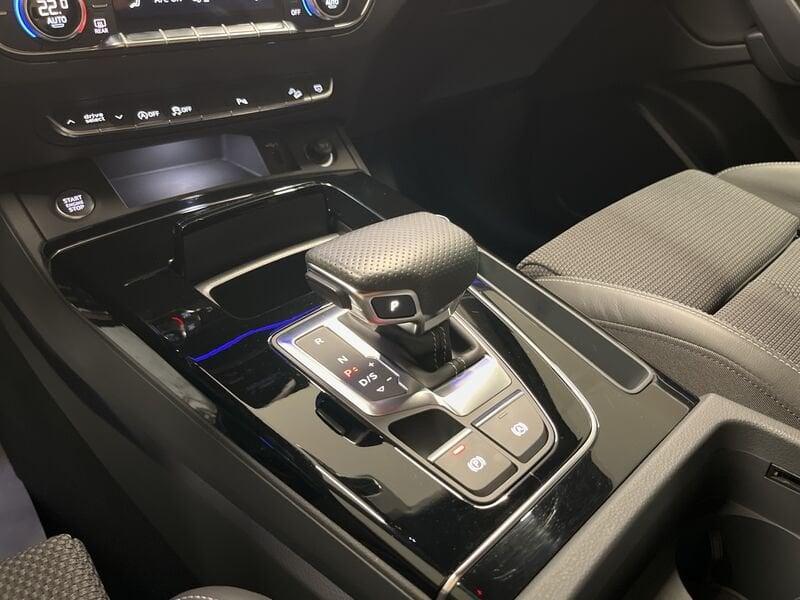 Audi Q5 Audi Identity Black 40 TDI quattro 150(204) kW(CV) S tronic