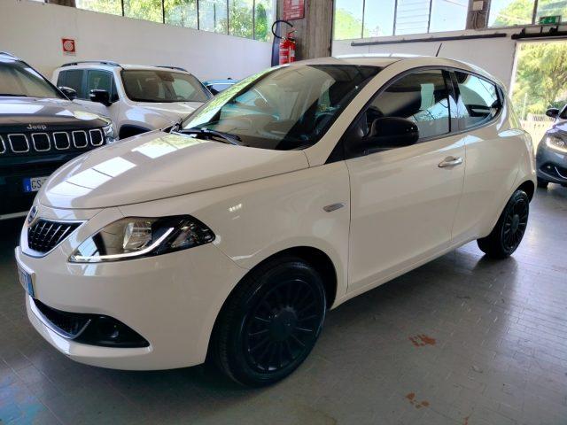 LANCIA Ypsilon 1.0 Hybrid Silver