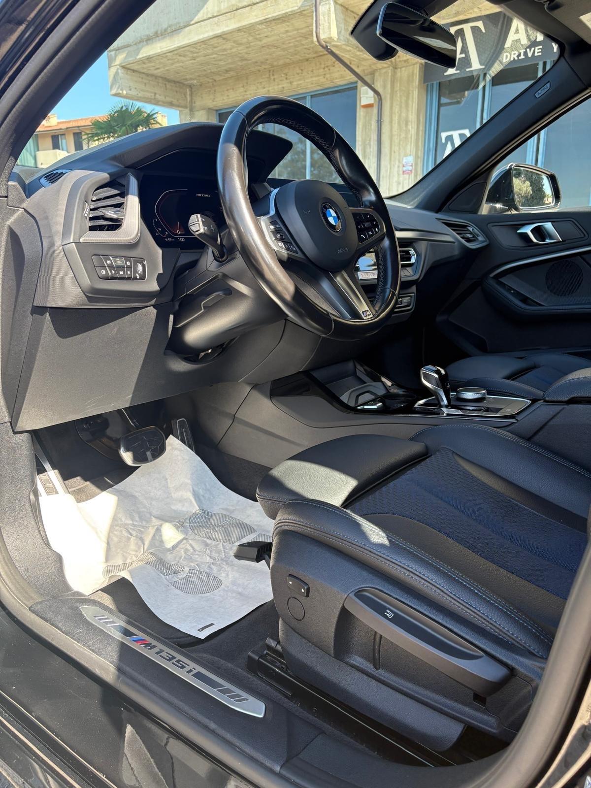 Bmw 135 M 135i xDrive Colorvision Edition