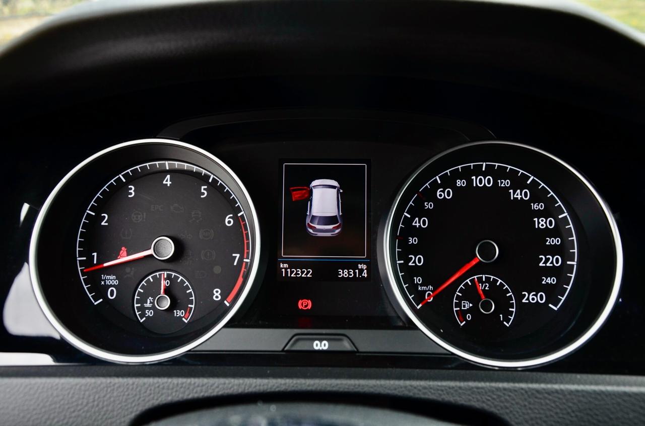 VOLKSWAGEN GOLF 1.5 TSI EVO R-LINE 150cv, UNICOPROPRIETARIO, UFF ITALIANA, SERVICE CON FATTURE, EURO 6D, FARI FULL LED, APPLE ANDROID, PERMUTE