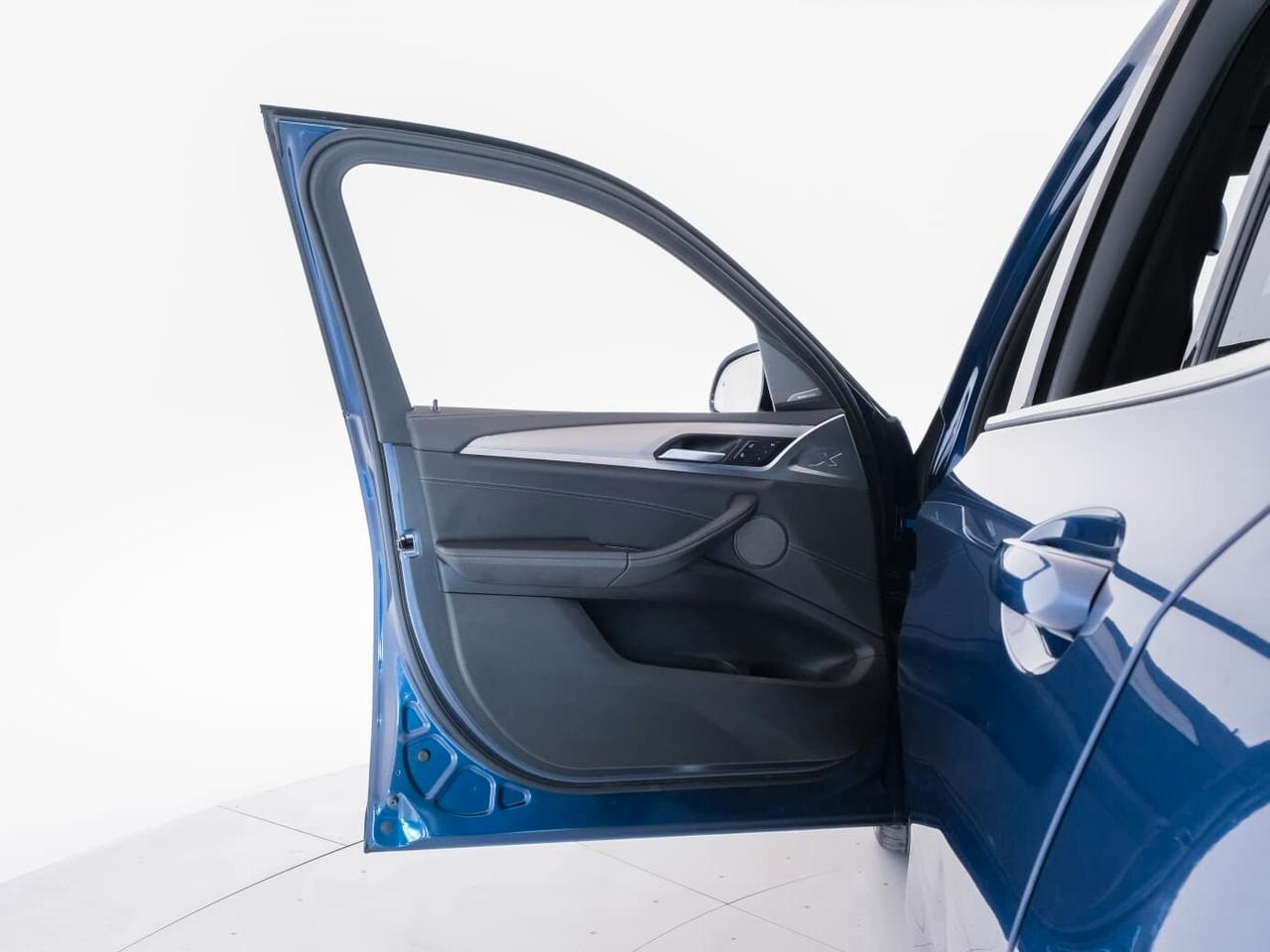 BMW IX3 Impressive - IVA ESPOSTA