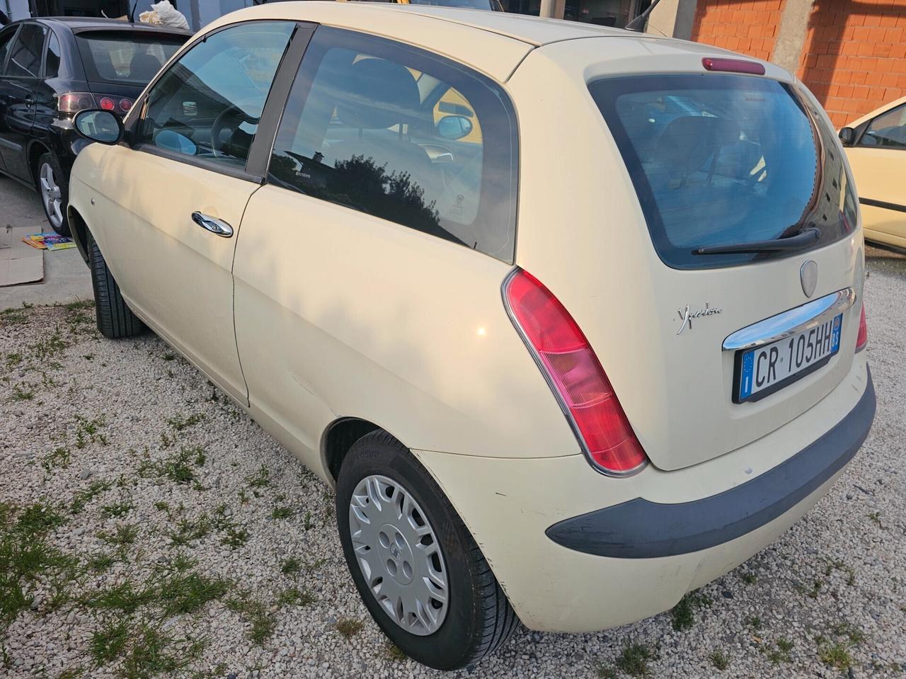 LANCIA YPSILON 1.2 GUIDABILE DA NEOPATENTATI