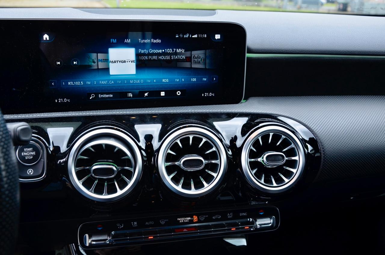 MERCEDES-BENZ A 180d PREMIUM 116cv AUTO, UNICOPROP, SERVICE MERCEDES, UFF ITALIANA, EURO 6D, FARI LED, LUCI AMBIENTE, PERMUTE