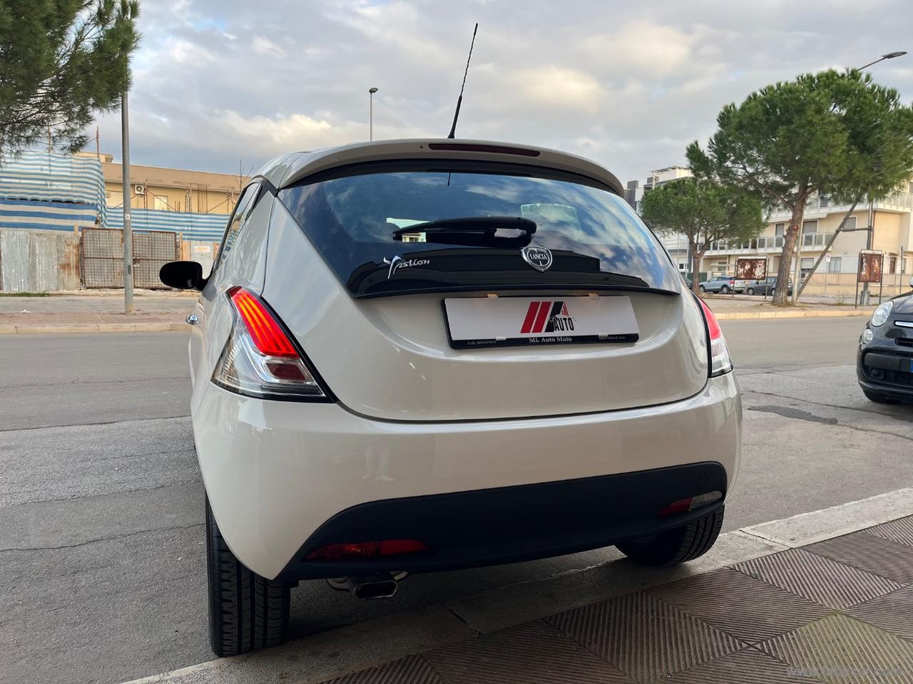 LANCIA Ypsilon 1.2 69 CV 5p. GPL Ecochic Gold