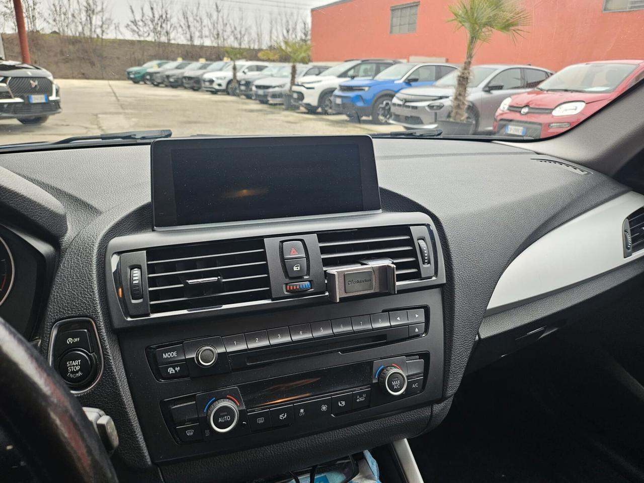 Bmw 118 118d 5p. Unique