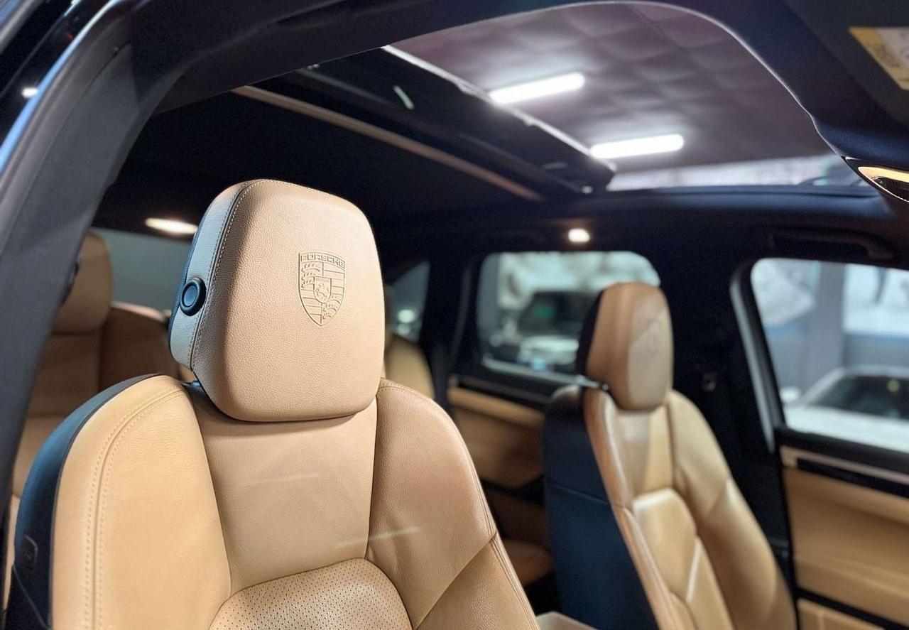 Porsche Cayenne 3.0 Diesel Platinum Edition Full-Optional Gancio Traino