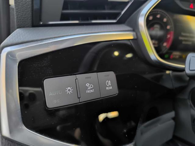 AUDI Q3 SPB 35 TFSI S tronic Identity Black Sline