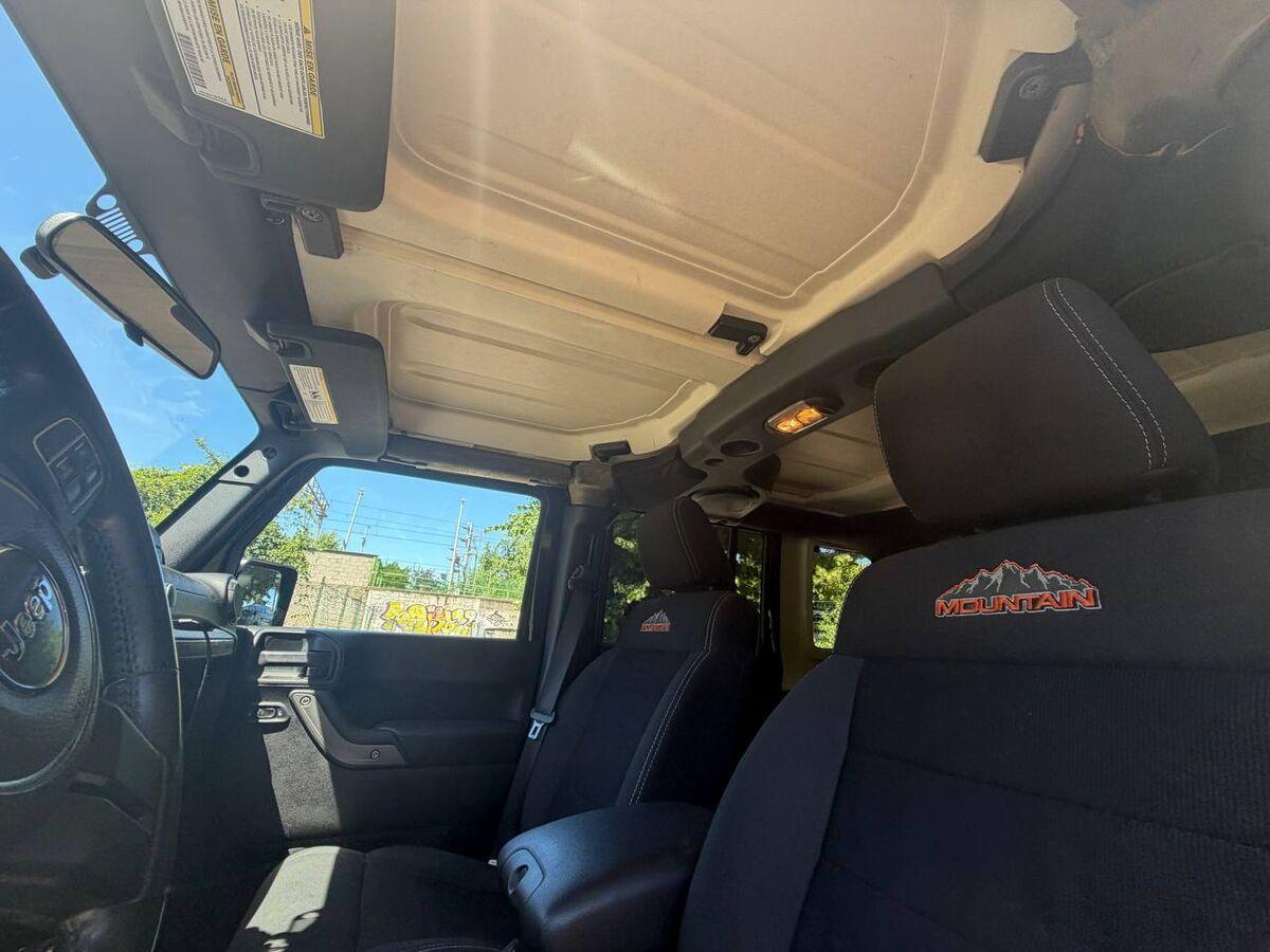 Jeep Wrangler Unlimited 2.8 crd Sahara auto