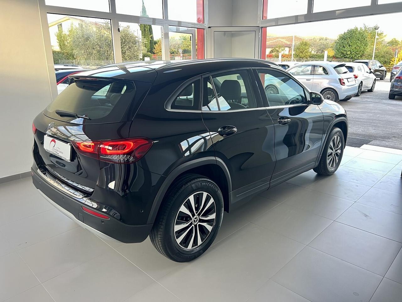 MERCEDES GLA 180d STYLE - 2021