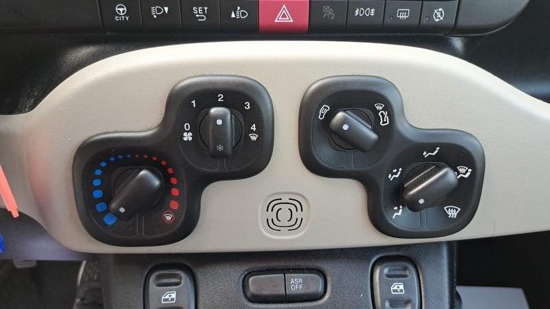 FIAT Panda 1.3 MJT 95 CV FENDINEBBIA/COMANDI AL VOLANTE (041)
