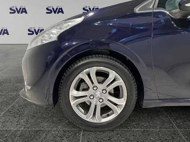 Peugeot 208 1.4HDI 68CV Allure - NEOPATENTATI