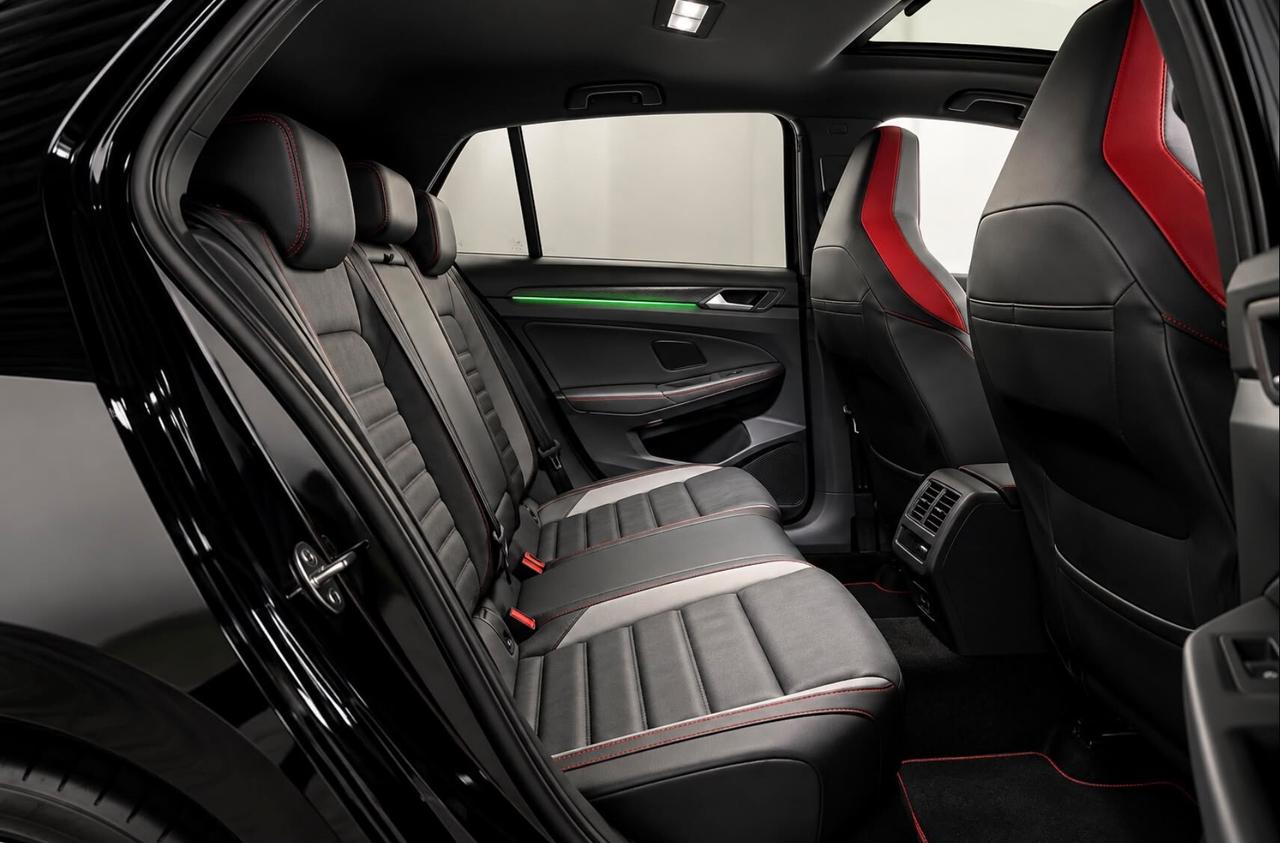 Volkswagen Golf GTI black style
