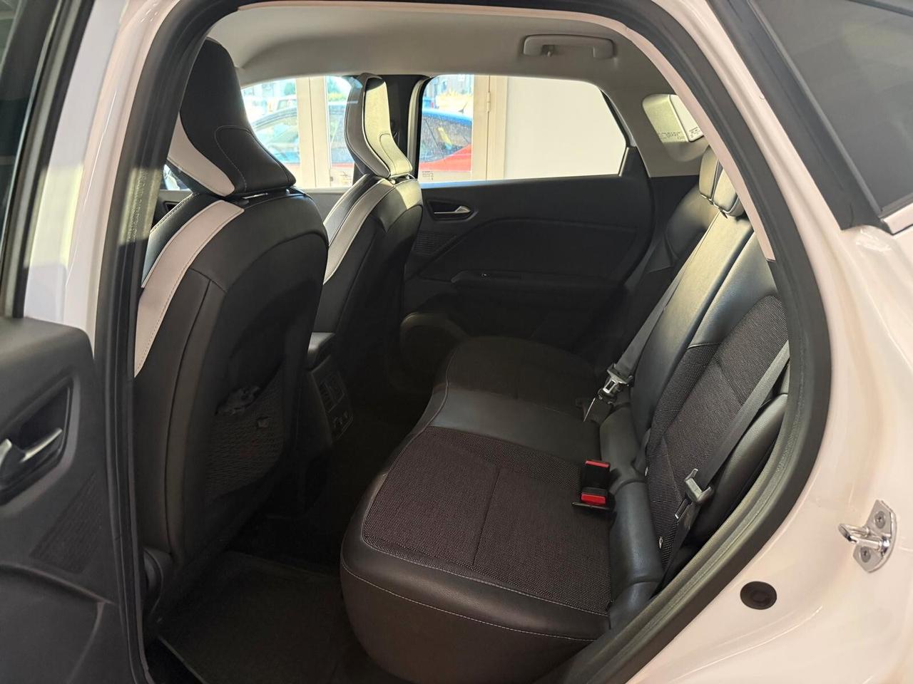 Renault Captur Plug-in Hybrid E-Tech 160 CV Initiale Paris