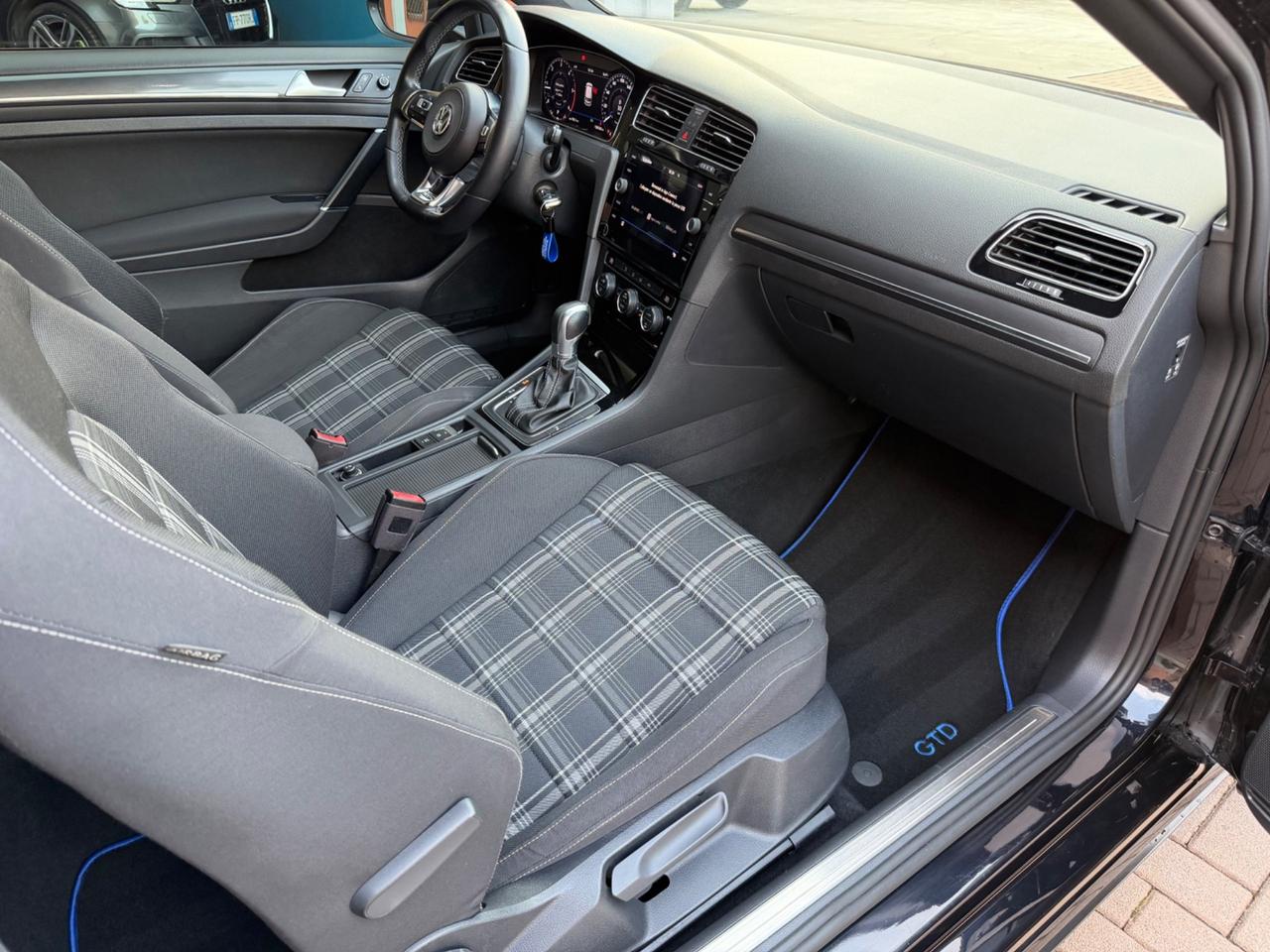 Volkswagen Golf GTD 2.0 TDI DSG 3p.