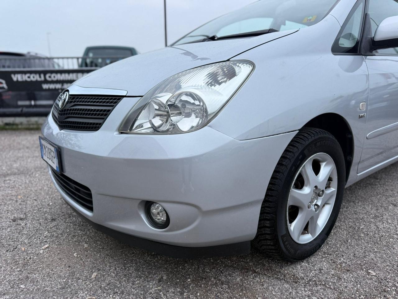 TOYOTA Corolla Verso 2.0 16V D-4D Sol