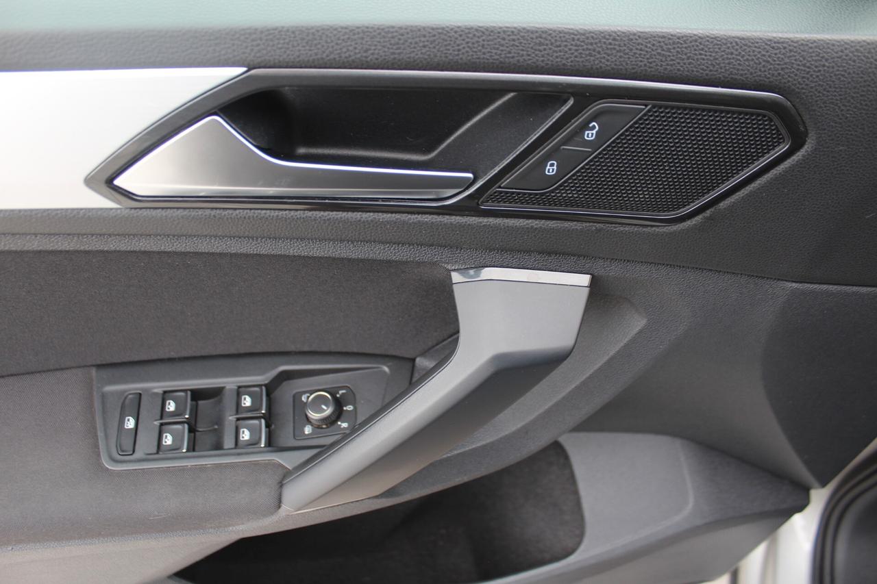 Volkswagen Tiguan 2.0 TDI SCR DSG Business BlueMotion Technology