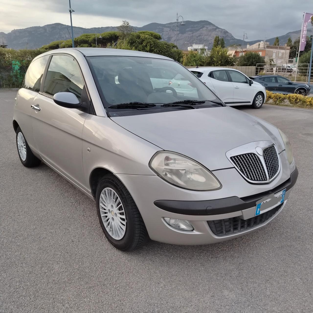 Lancia Ypsilon 1.2 16V Argento