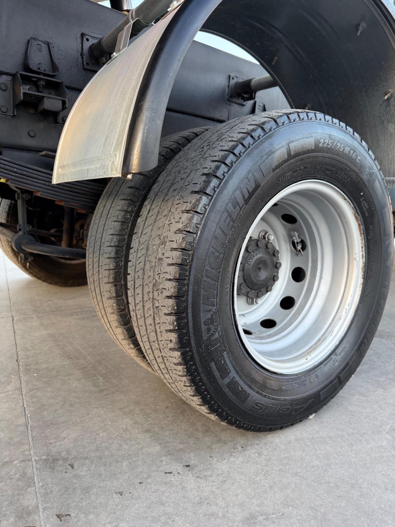 IVECO DAILY 70C17 GRU + CESTELLO RIBALTABILE