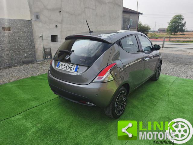 LANCIA Ypsilon ECO CHIC GOLD