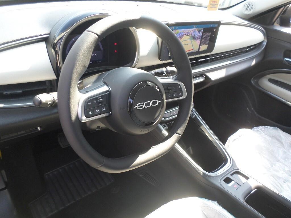 Fiat 600 Hybrid 110 CV DCT MHEV La Prima