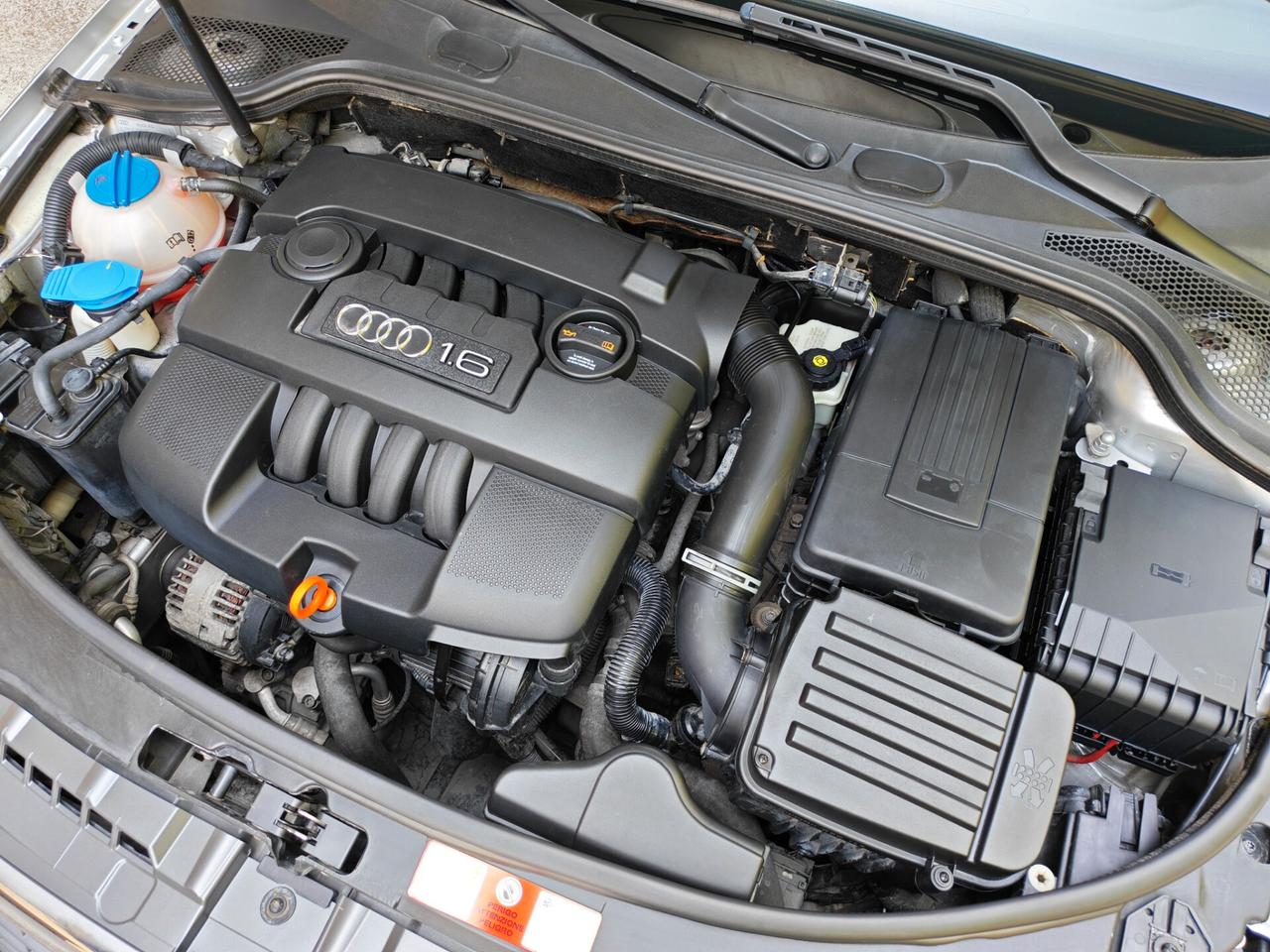 Audi A3 1.6 BENZINA 102cv / 86.000km / Unipro