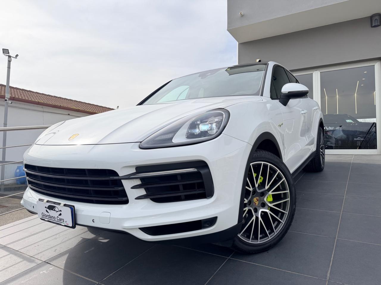 Porsche Cayenne Coupé 3.0 V6 E-Hybrid uni pro in garanzia