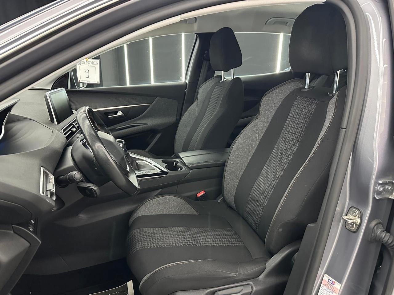 Peugeot 3008 BlueHDi 130 S&S Allure