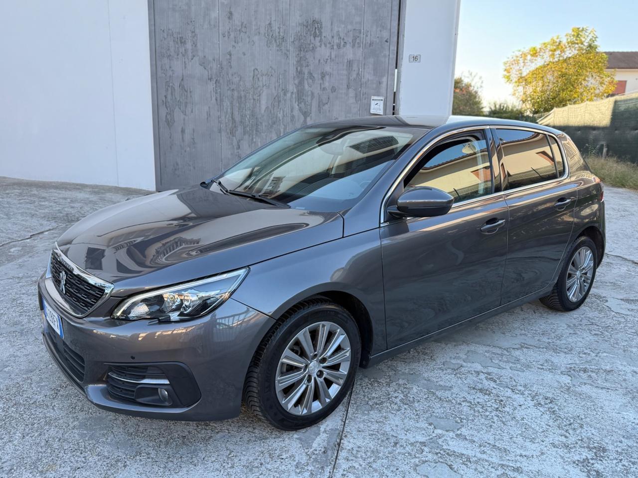 Peugeot 308 1.2 Turbo Benzina POCHI KM 2021 NEOPAT