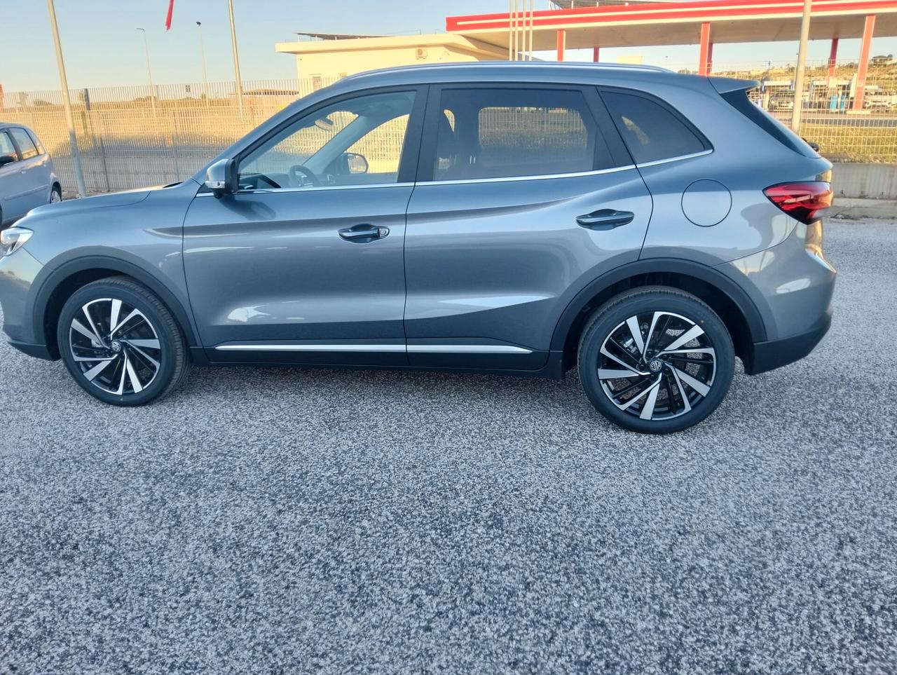 Mg ZS 1.5 Hybrid+ Luxury KM 0