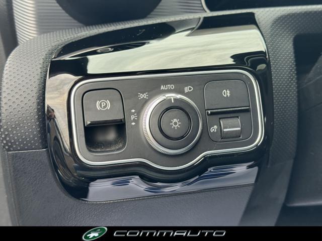 MERCEDES-BENZ A 180 d Automatic Premium TETTO APRIBILE