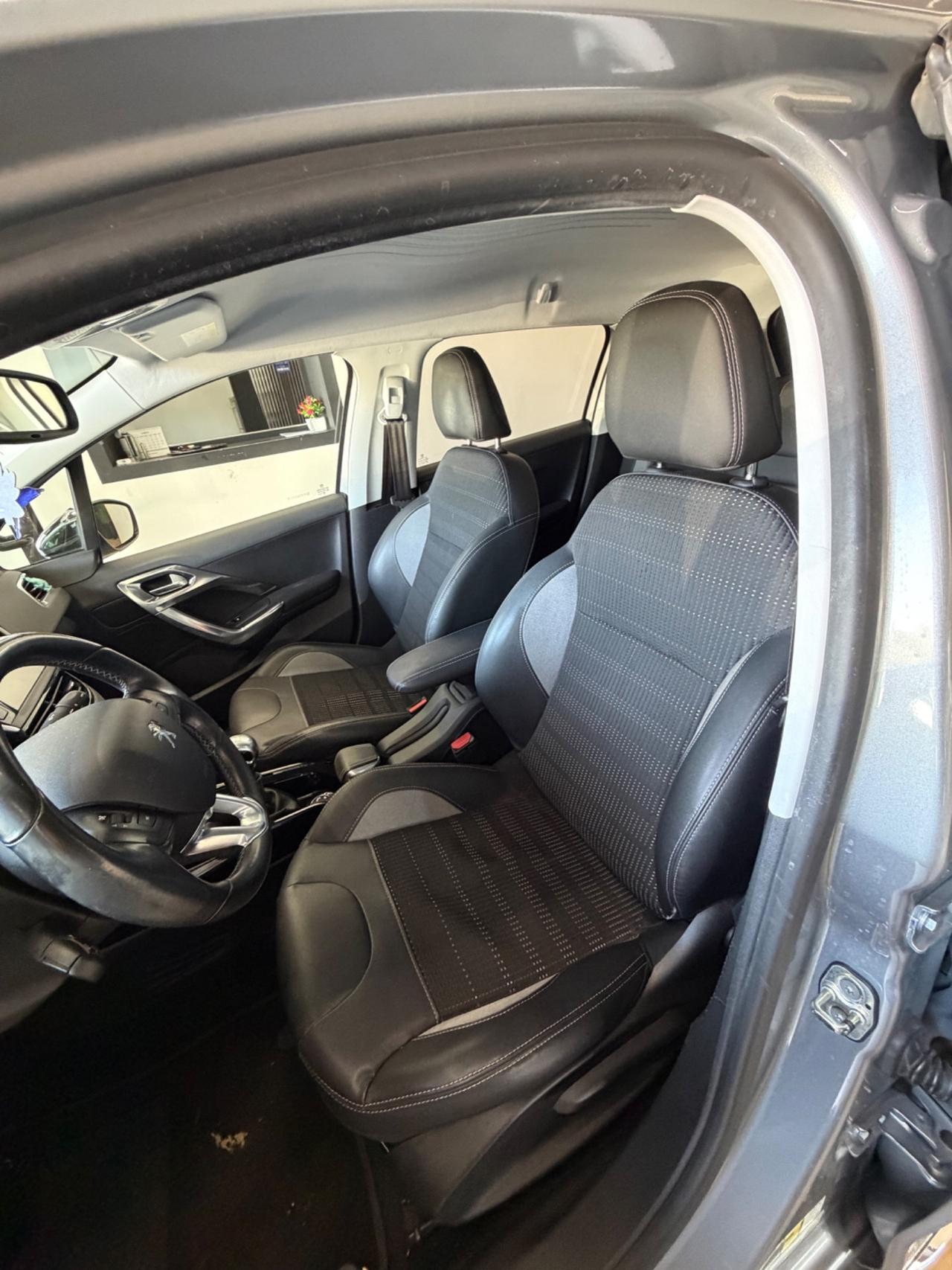 Peugeot 2008 BlueHDi 120 S&S Black Matt