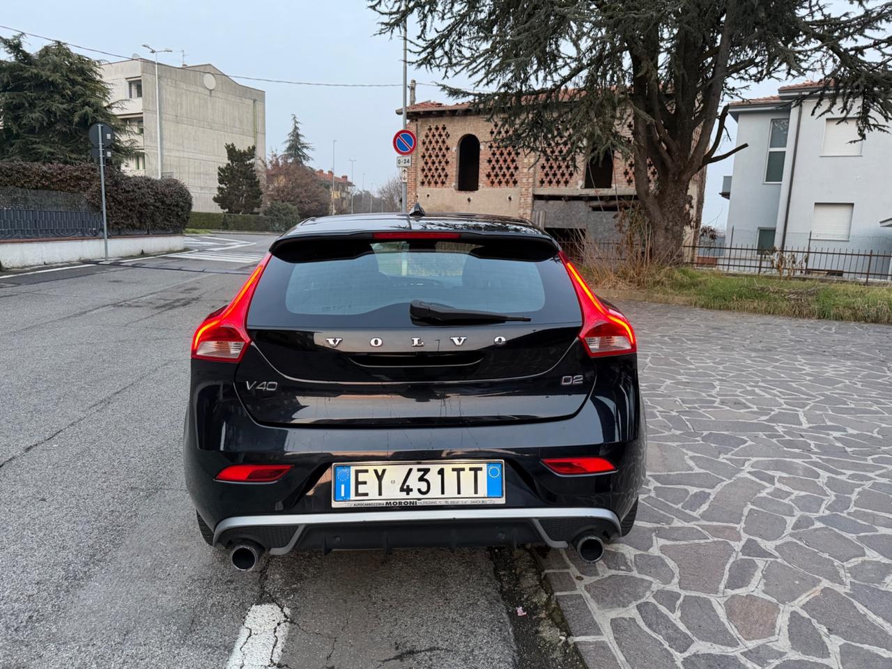 Volvo V40 D2 1.6 R-design Kinetic