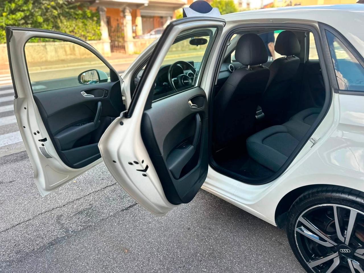 Audi A1 1.6 TDI Attraction NEOPATENTATI