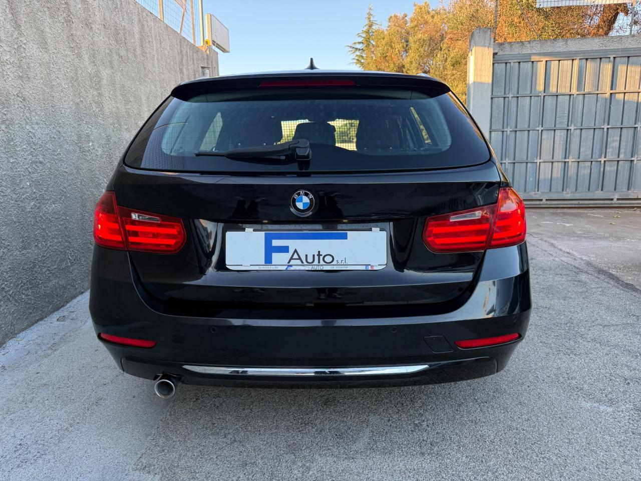 BMW 318d Touring Luxury,Navi,Bluetooth,Climatronic,Led+Xeno,ecc.