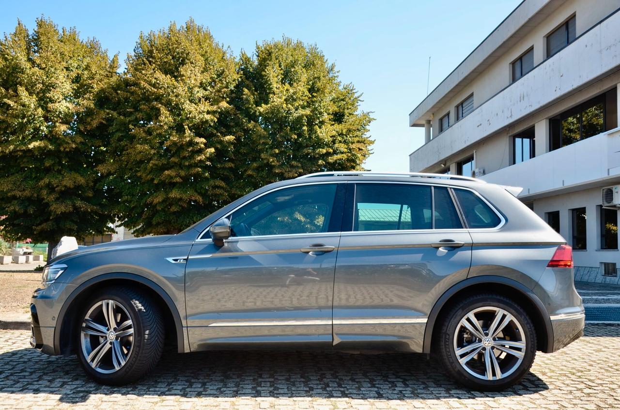 VOLKSWAGEN TIGUAN 2.0 TDI R-LINE INT+EXT 4MOTION 150cv DSG, UFF ITALIANA, SERVICE VW, FULL LED, RETRO 360, PERMUTE