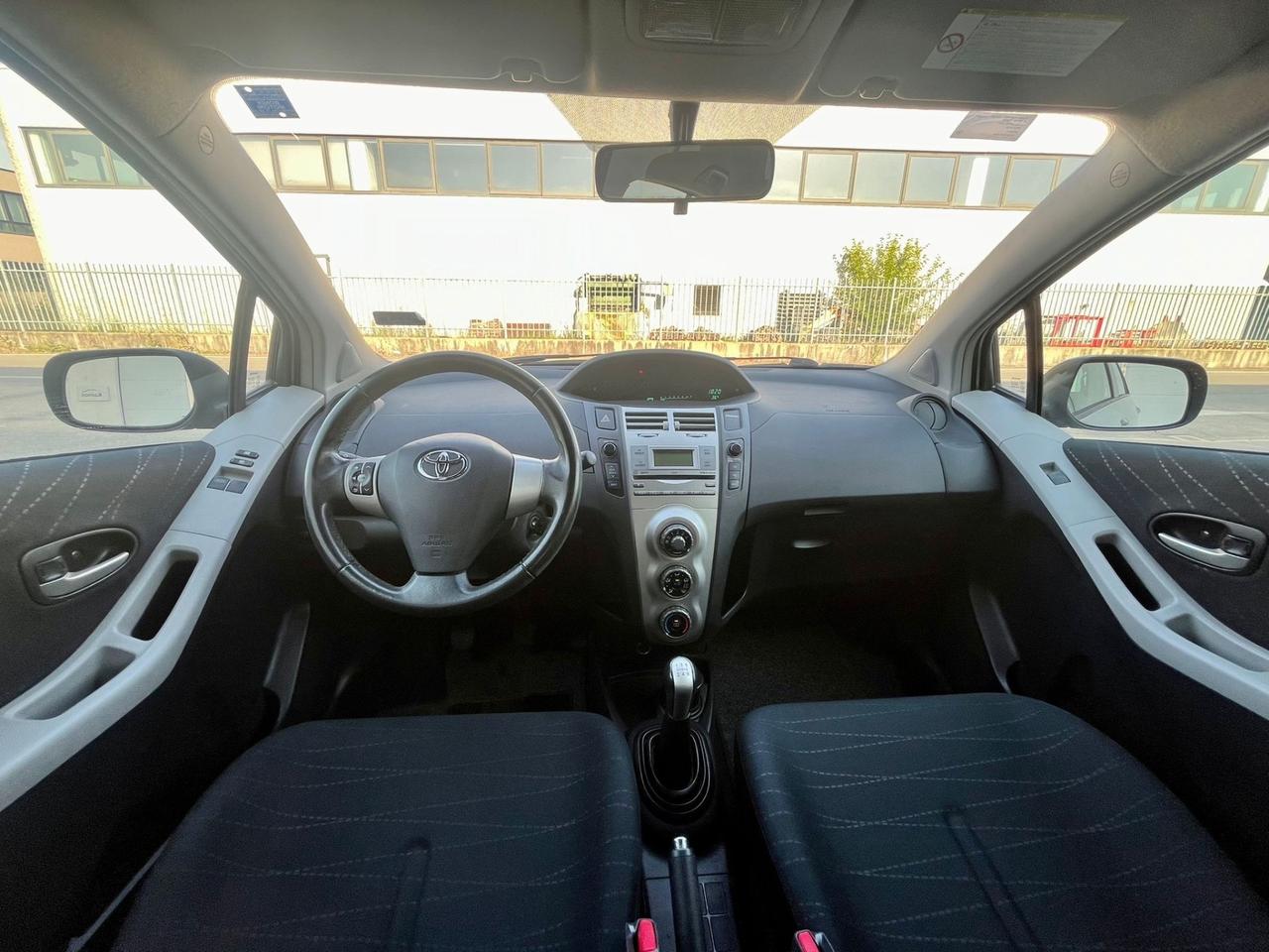Toyota Yaris 1.3benz 2008 138.000km per neopatentati