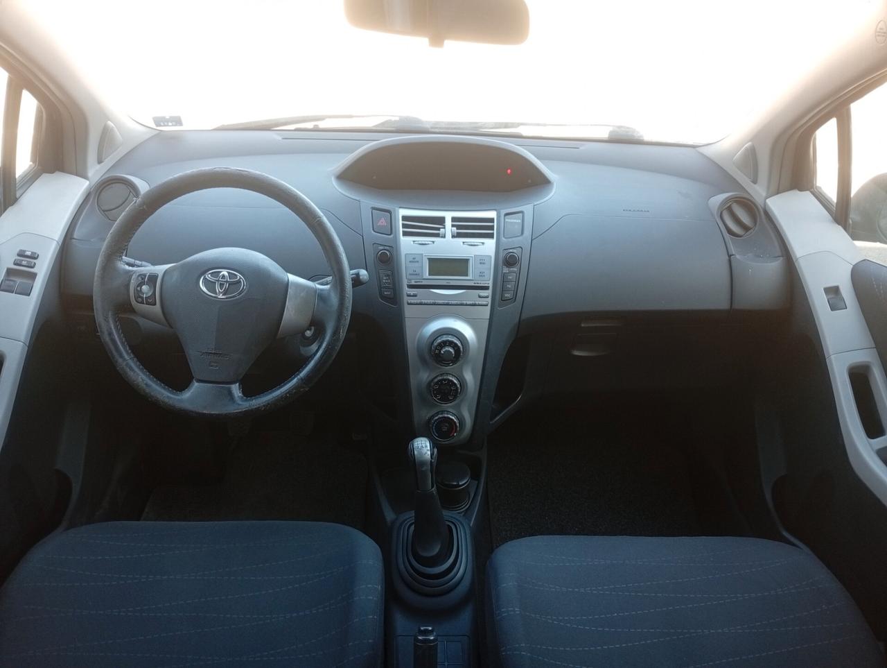 Toyota Yaris 1.0 5 porte Sol