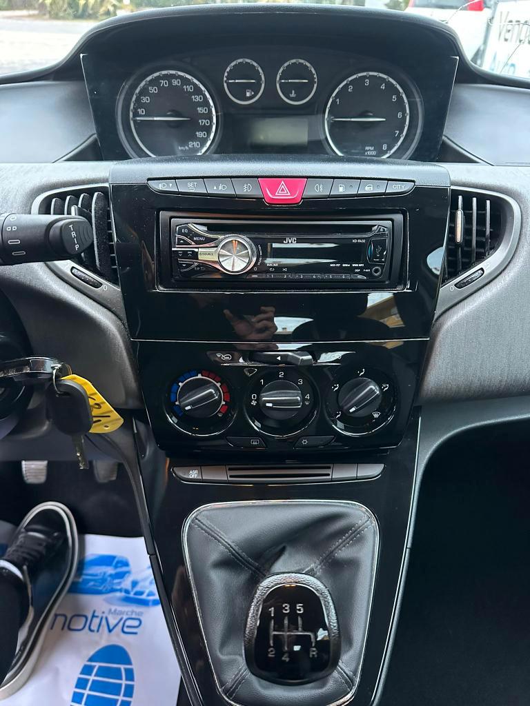 Lancia Ypsilon 5 Porte Ypsilon 0.9 t.air Gold ecochic metano 80cv