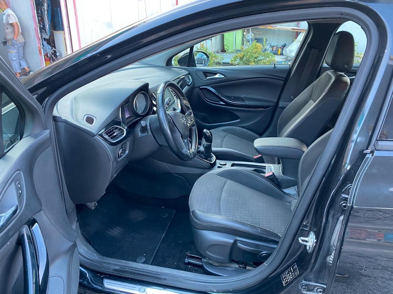 Opel Astra 1.6 CDTi 5 porte