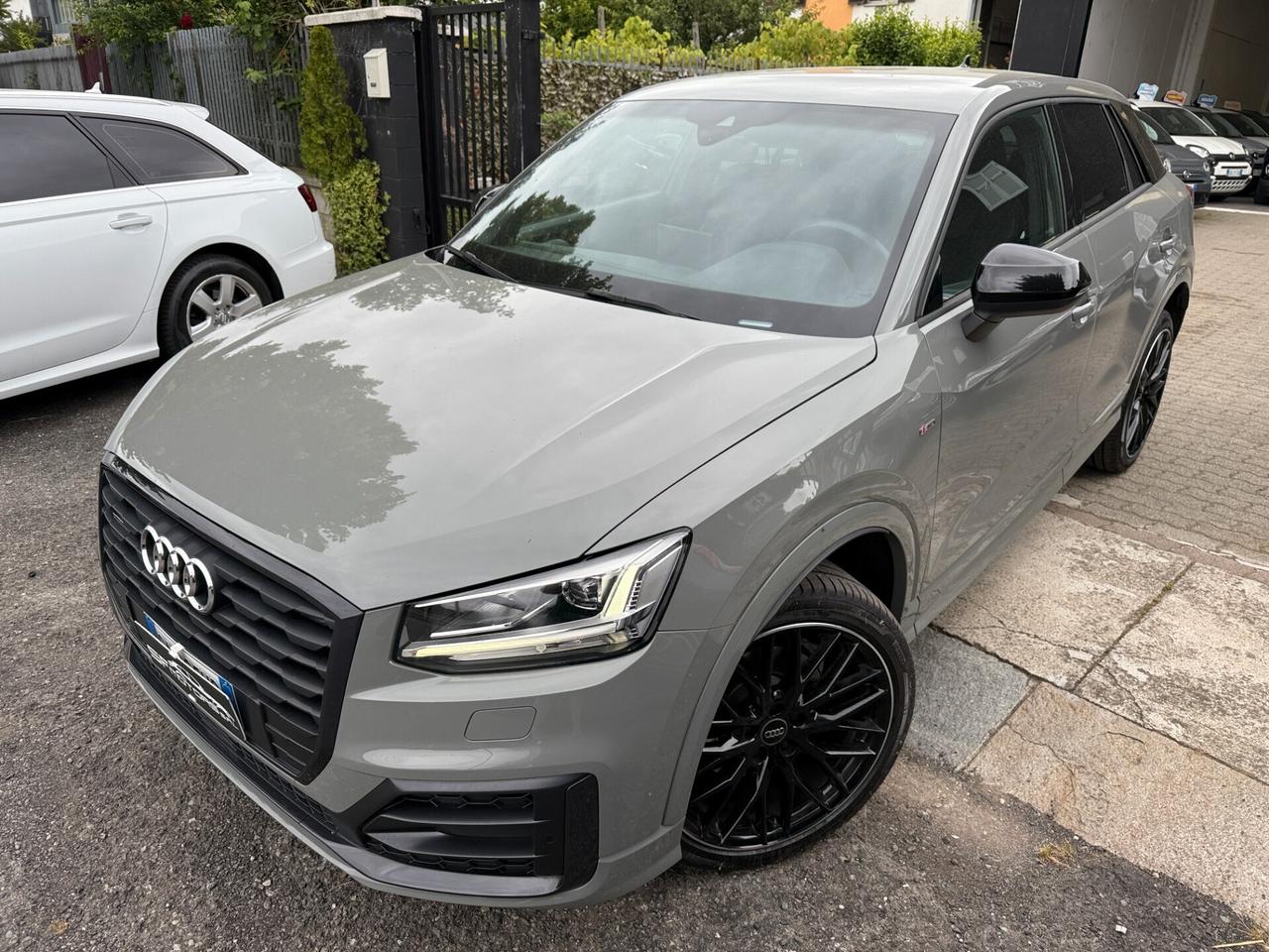 Audi Q2 40 TFSI S tronic Identity Black S Line QUATTRO