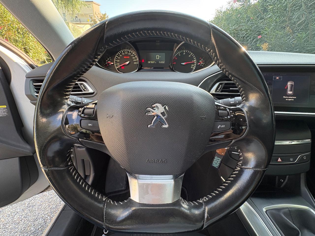 Peugeot 308 5p 1.6 bluehdi 120cv Allure con Tetto Panoramico