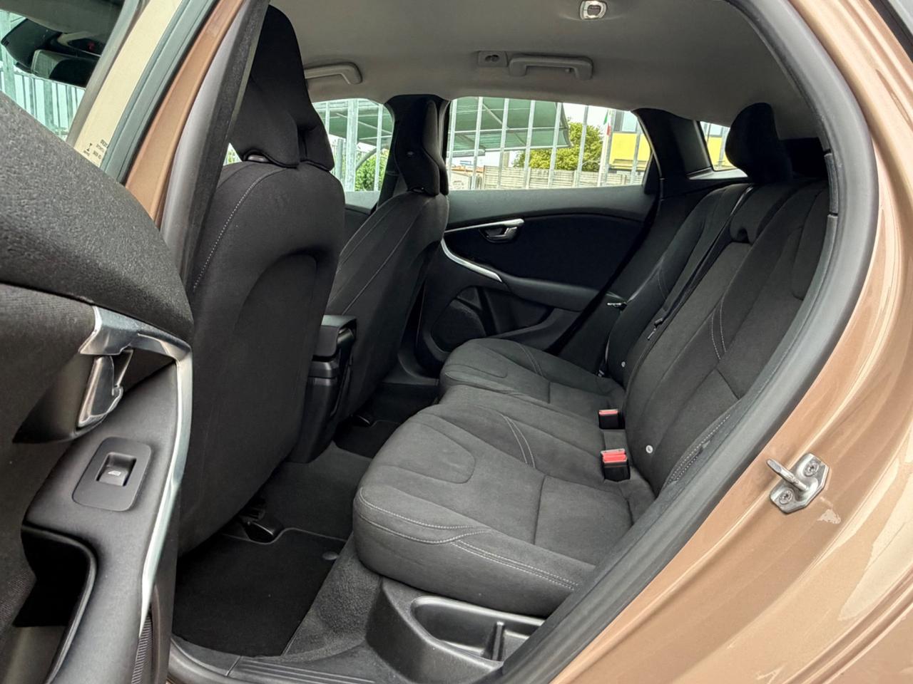 Volvo V40 Cross Country D2 1.6d Momentum