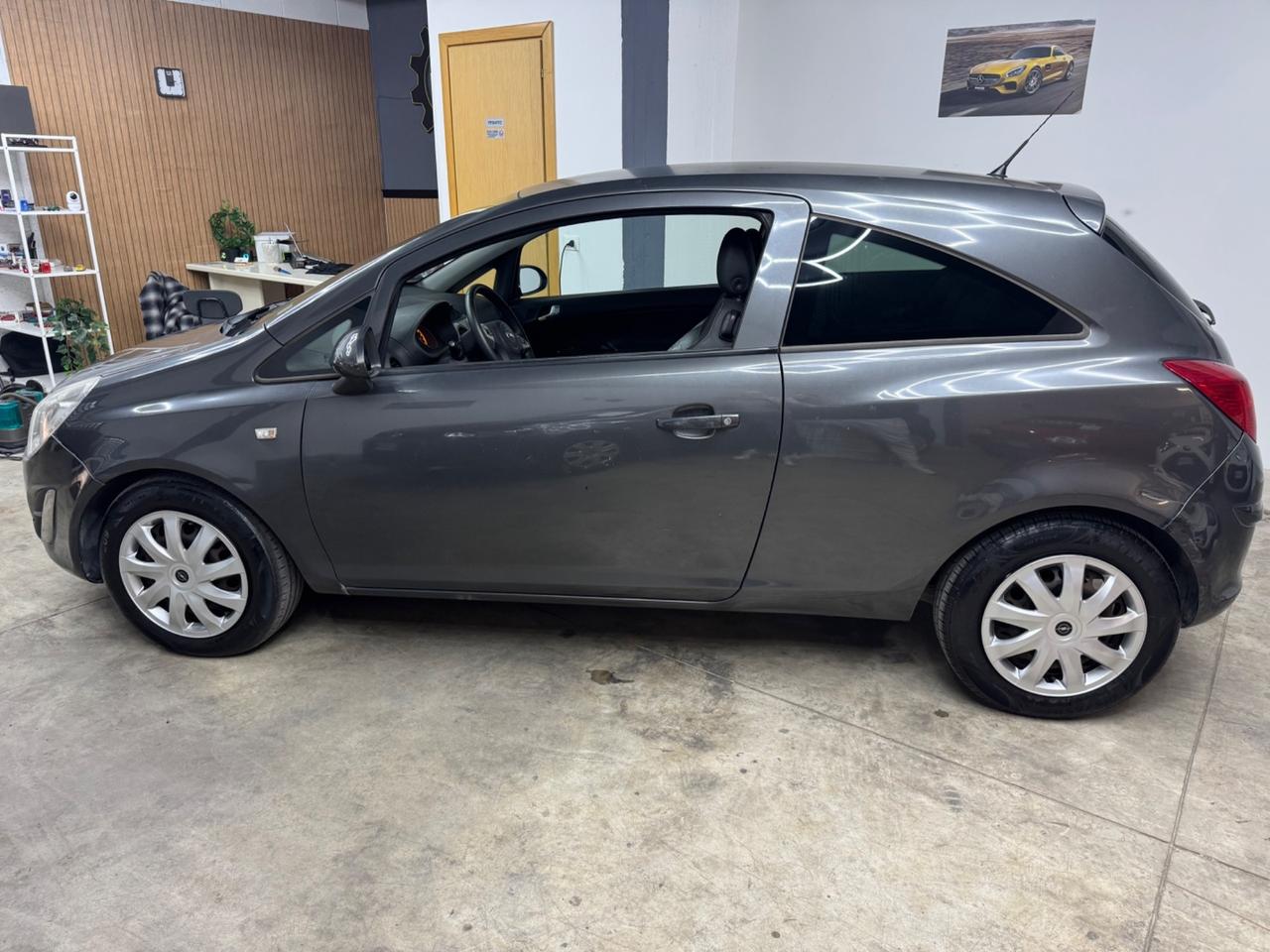 Opel Corsa 1.2 GPL-TECH - 2012