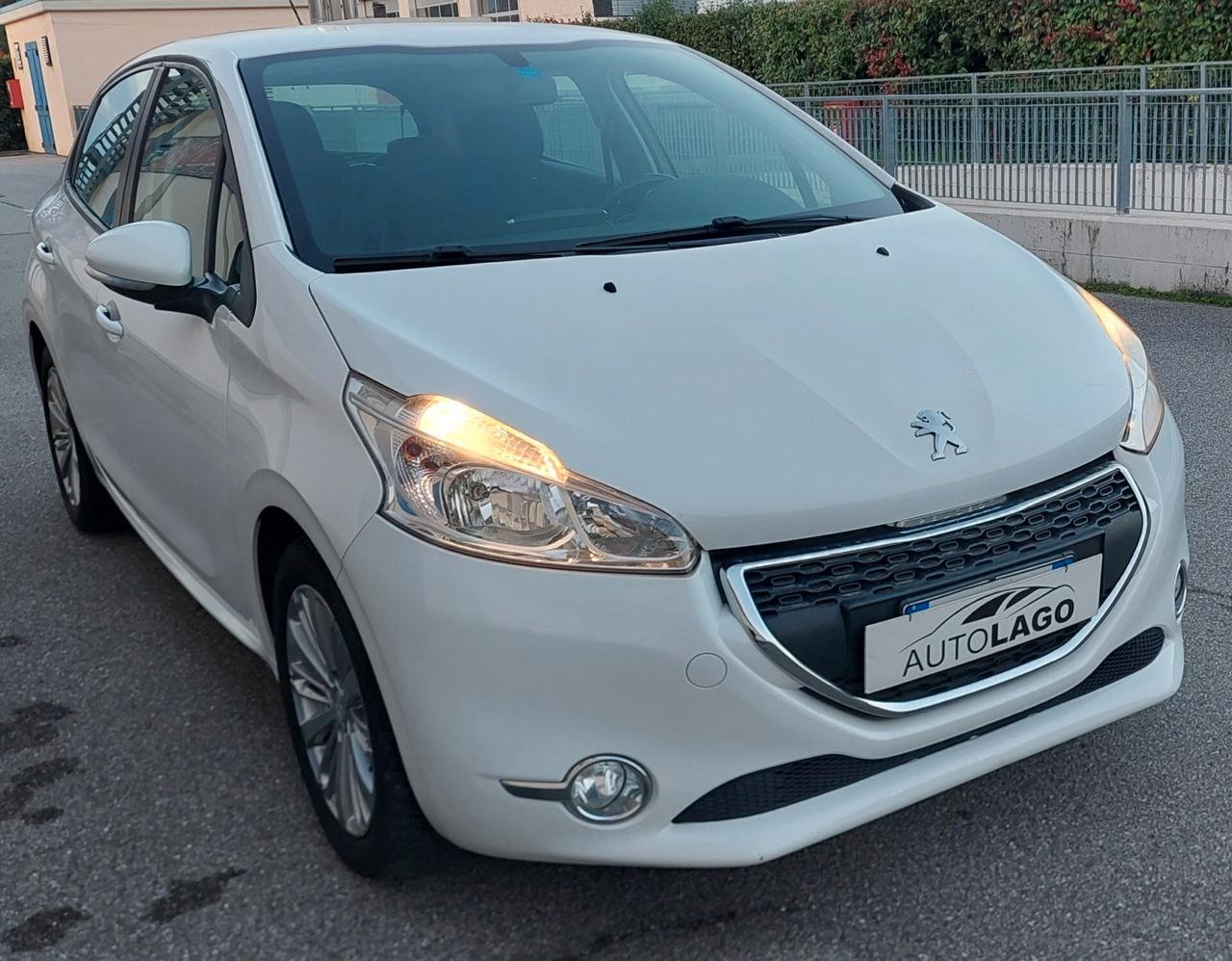 Peugeot 208 1.4 HDi 68 CV 5 porte ..NEOPATENTATI..