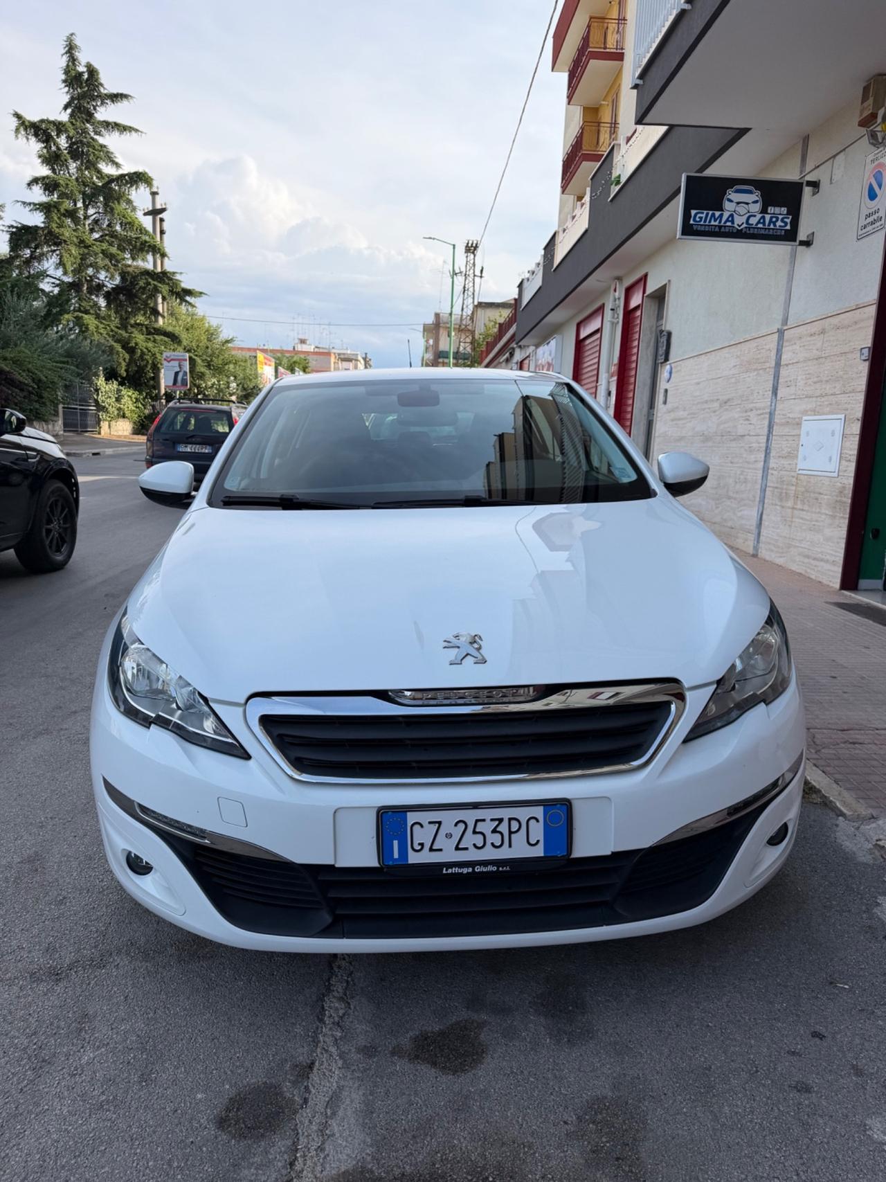Peugeot 308 1.6 HDi 92 CV BERLINA *140.000km*